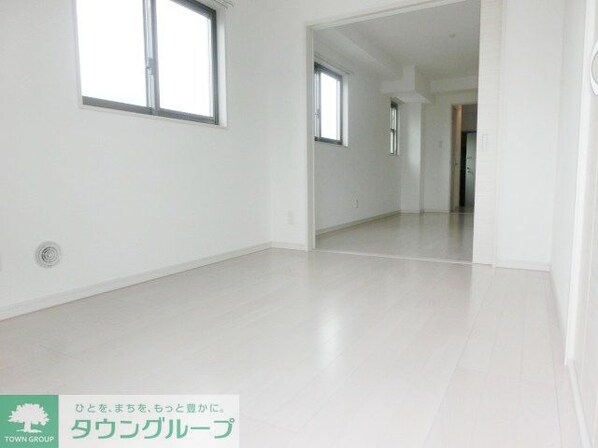 シャリマー ディスの物件内観写真